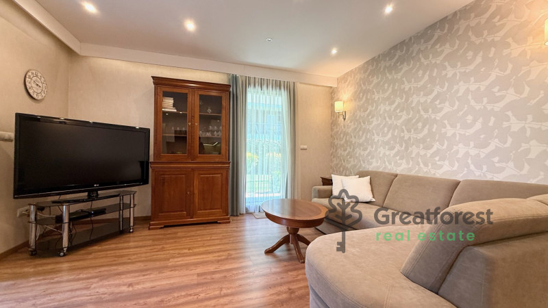 Debrecen, Bem Square, flat  