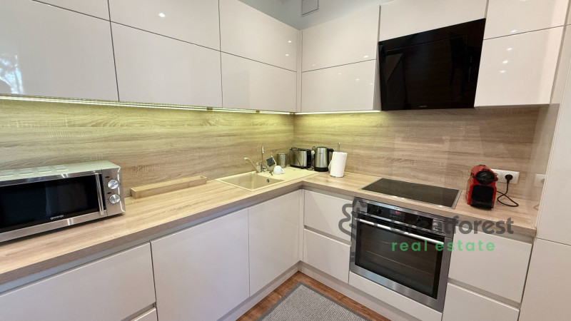 Debrecen, Bem Square, flat  