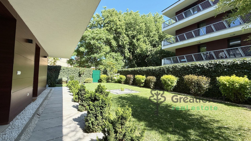 Debrecen, Bem Square, flat  