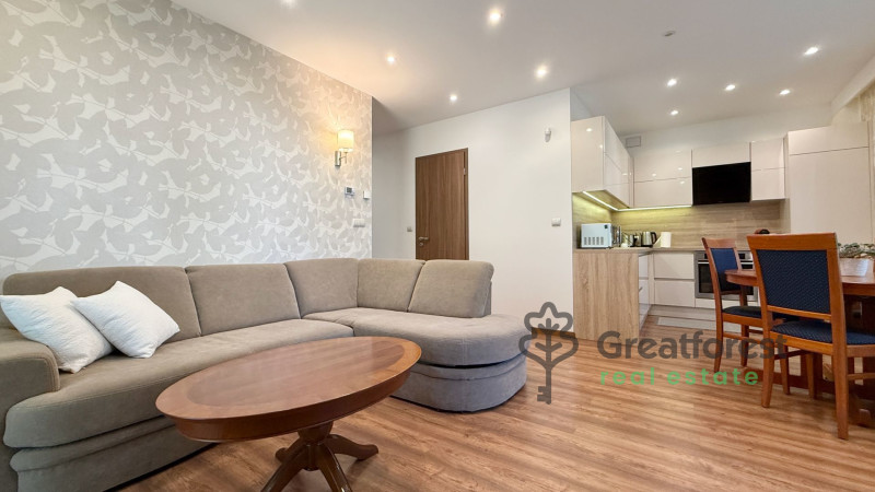 Debrecen, Bem Square, flat  