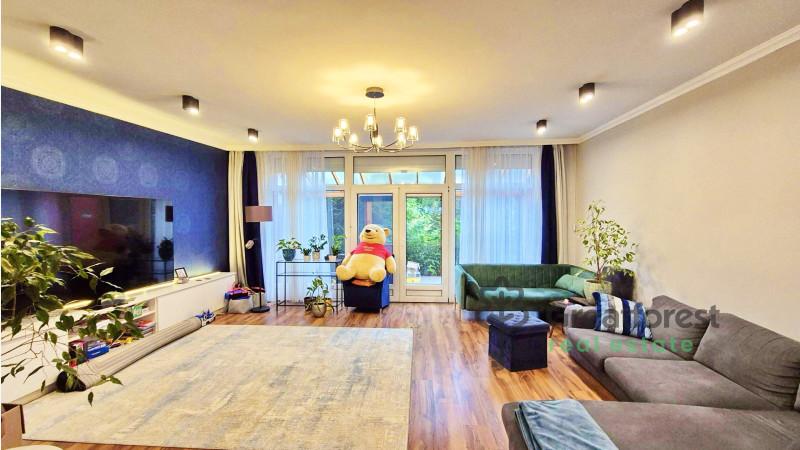 Debrecen, City Center, family house  