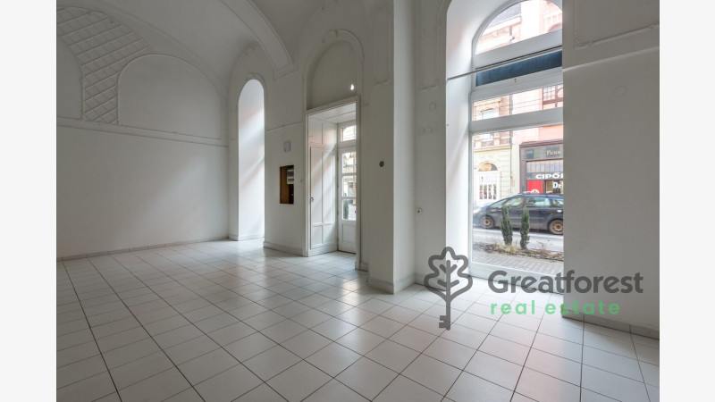 Debrecen, City Center, commercial premises not in shopping center  