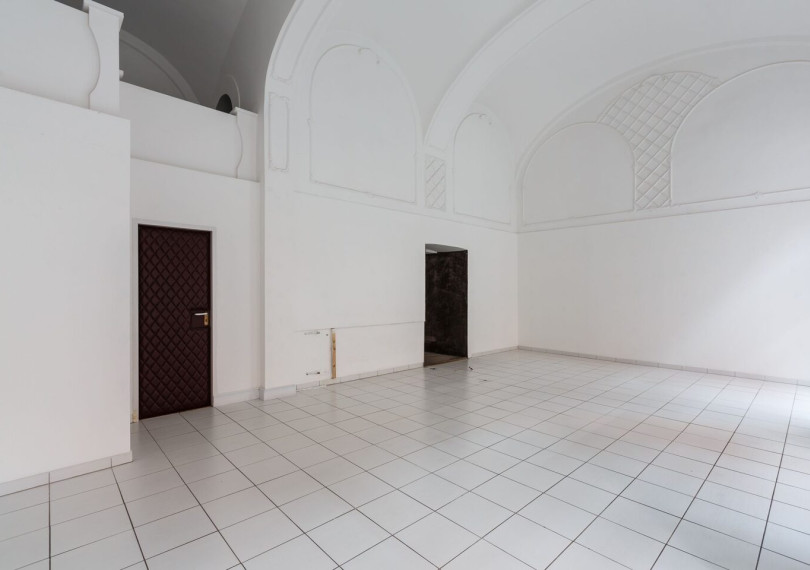 Commercial Premises Not In Shopping Center