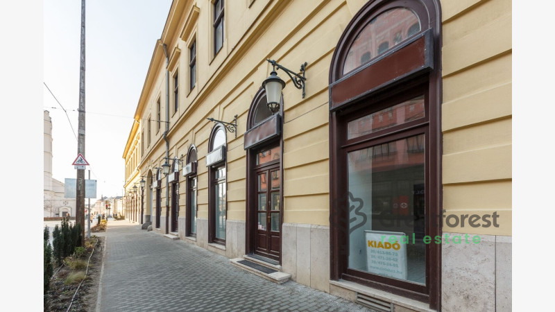 Debrecen, City Center, commercial premises not in shopping center  