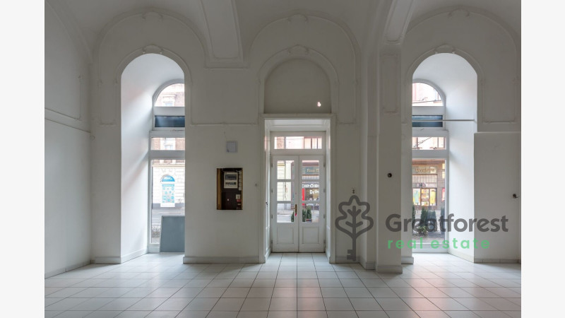 Debrecen, City Center, commercial premises not in shopping center  