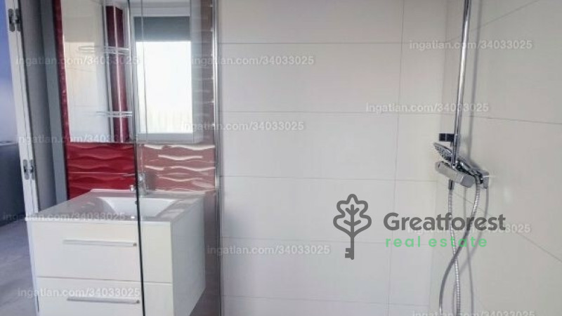 Debrecen, Tesco Area, family house  