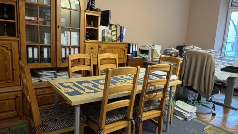 Debrecen, Close To Plaza, attached house  