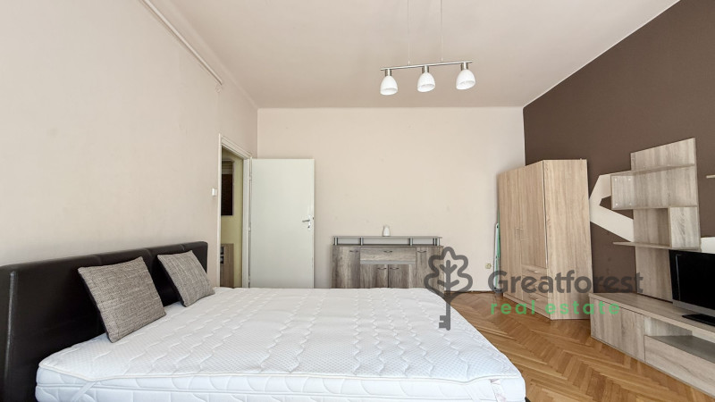 Debrecen, Close To Plaza, flat  