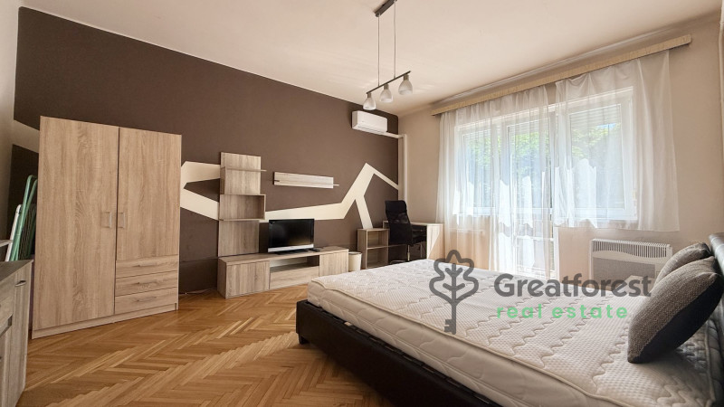 Debrecen, Close To Plaza, flat  