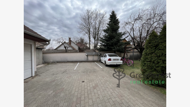 Téglás, attached house  