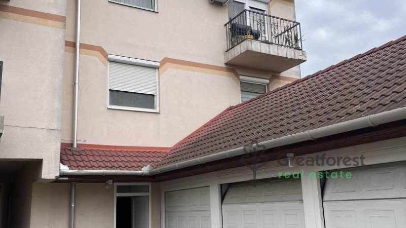 Téglás, attached house  