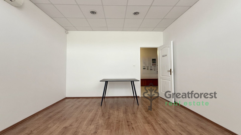 Debrecen, City South-East, office not in office building  