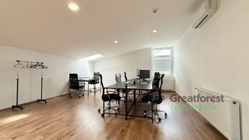 Debrecen, City South-East, office not in office building  