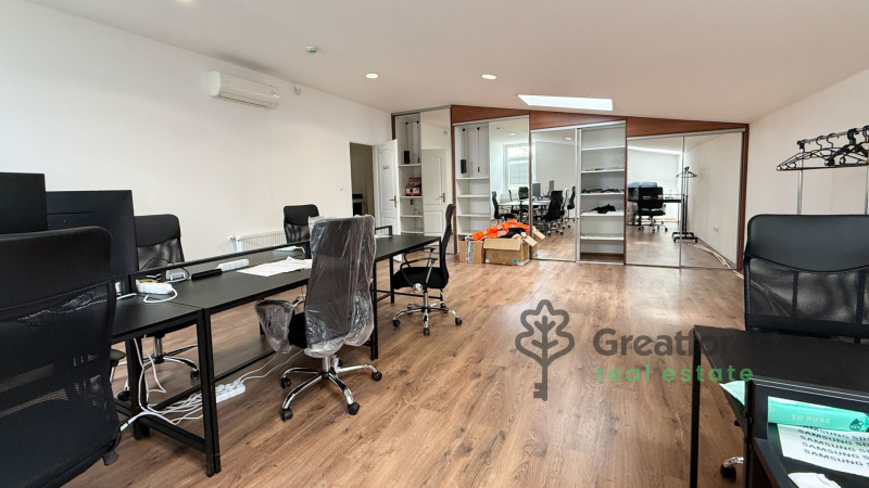 Debrecen, City South-East, office not in office building  