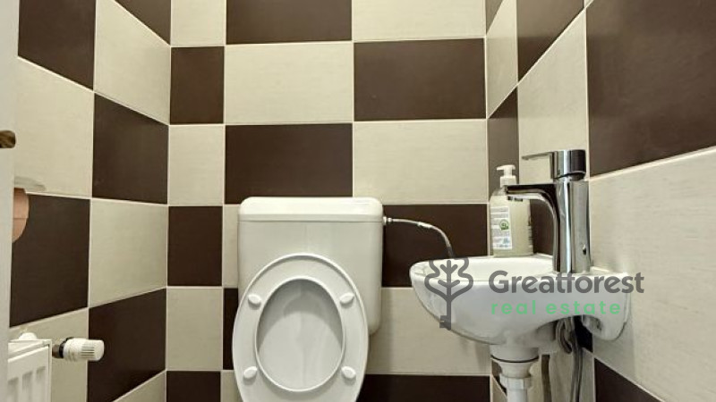 Debrecen, City South-East, office not in office building  