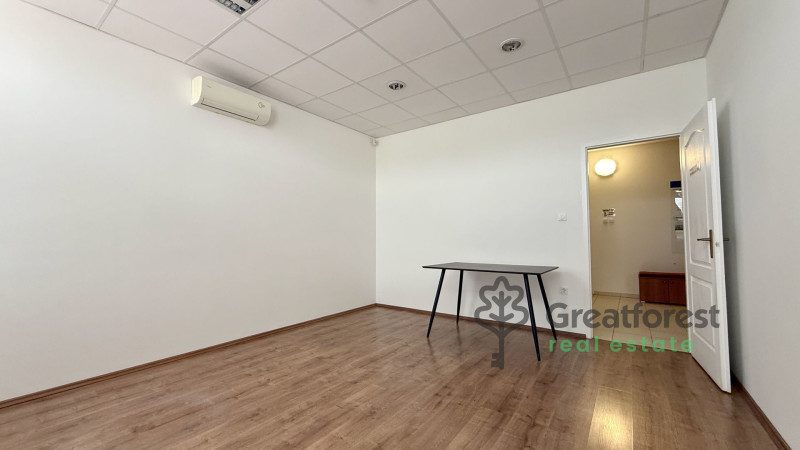 Debrecen, City South-East, office not in office building  