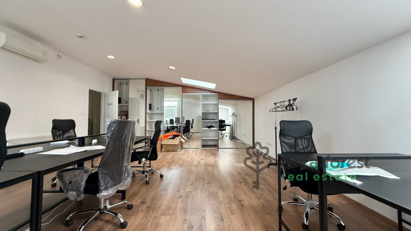 Debrecen, City South-East, office not in office building  