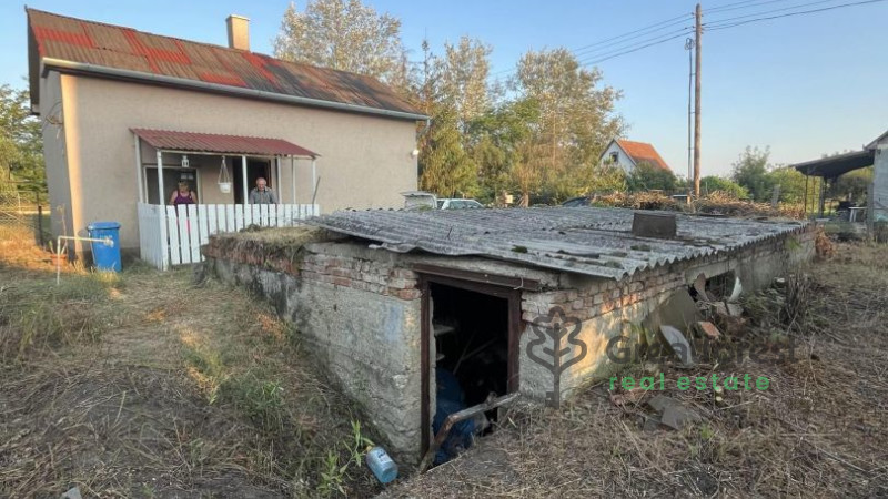 Hajdúsámson, Sámson kert, family house  