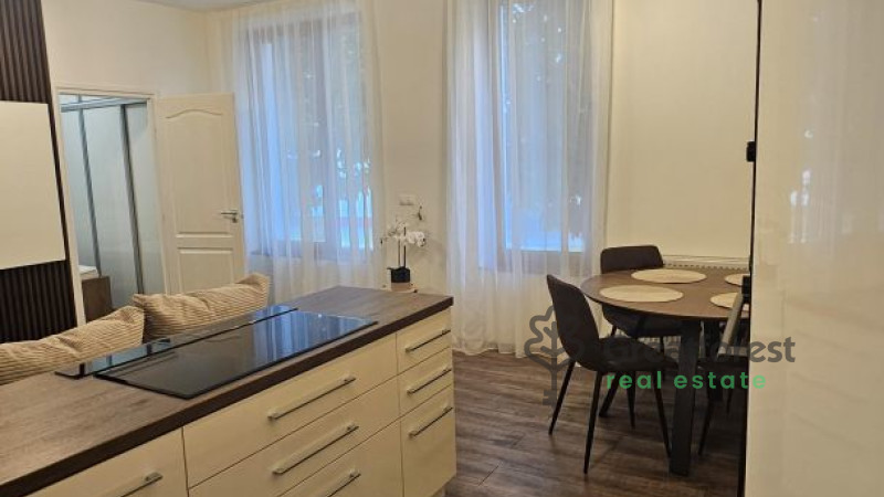 Debrecen, City Center, flat  
