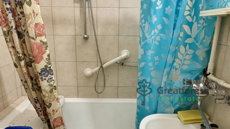 Debrecen, City Center, block of flats  