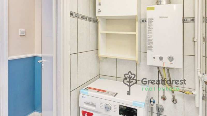 Debrecen, Bem Square, flat  