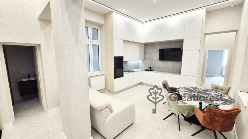 Debrecen, City Center, flat  