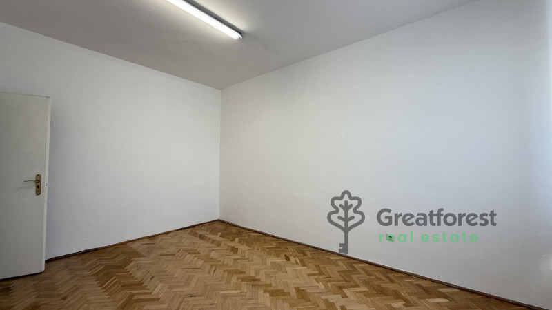 Debrecen, City South-East, office in office building  