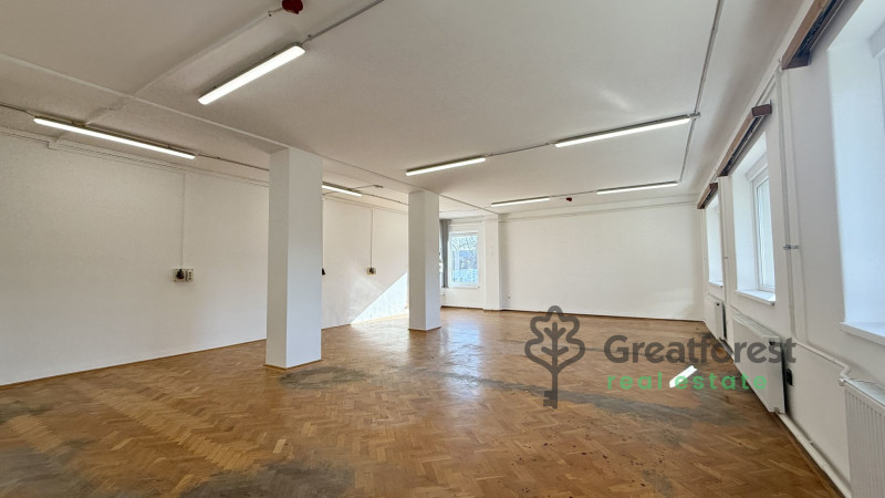 Debrecen, City South-East, office in office building  