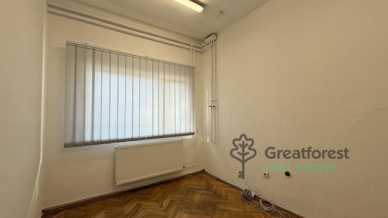 Debrecen, City South-East, office in office building  