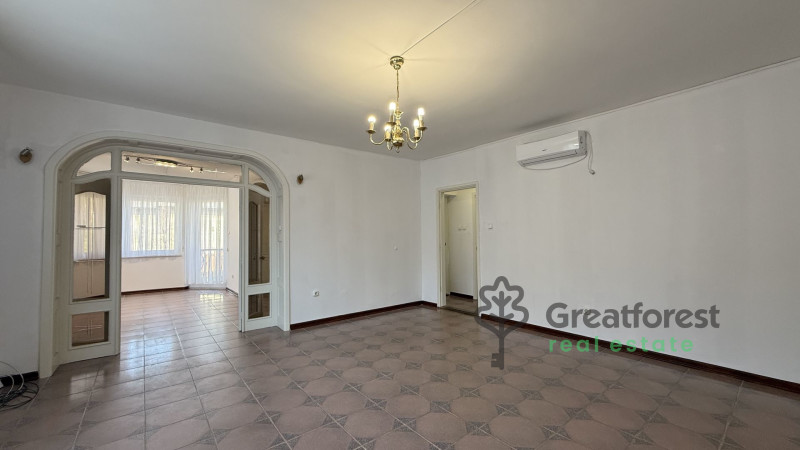 Debrecen, Greatforest Area, office not in office building  