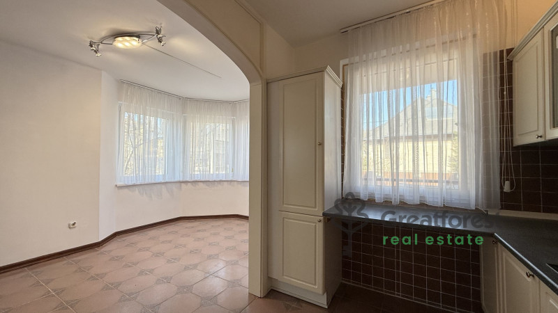 Debrecen, Greatforest Area, office not in office building  