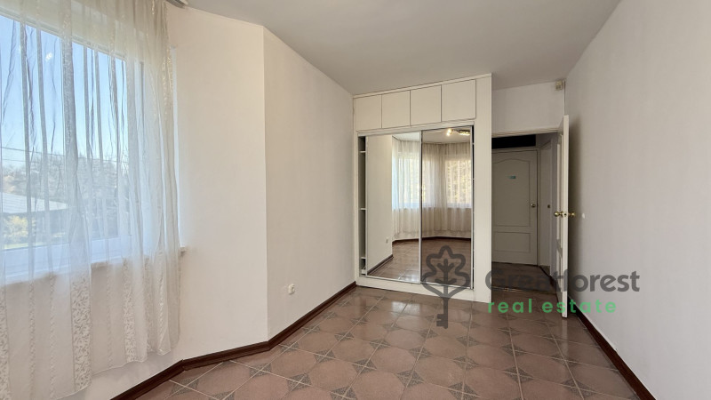 Debrecen, Greatforest Area, office not in office building  