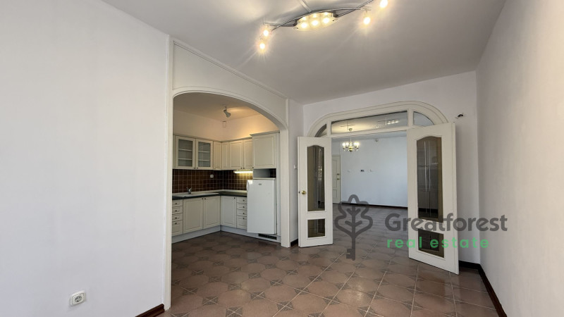 Debrecen, Greatforest Area, office not in office building  