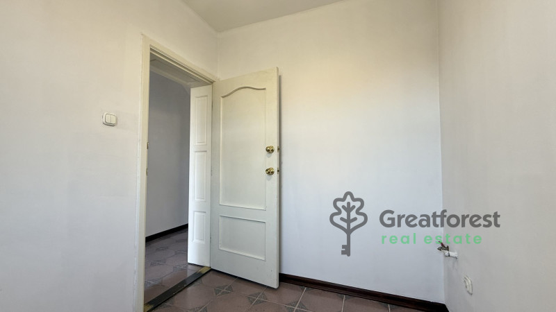 Debrecen, Greatforest Area, office not in office building  