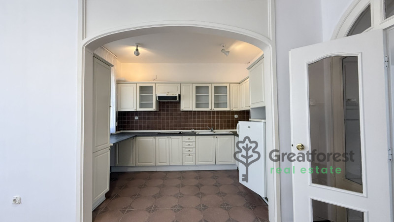 Debrecen, Greatforest Area, office not in office building  