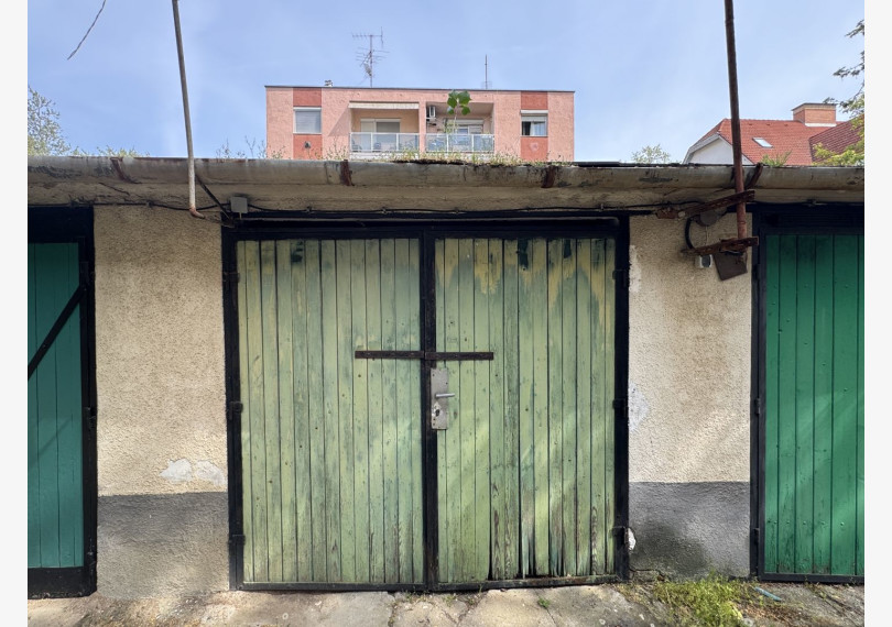 Garage - Individual Garage