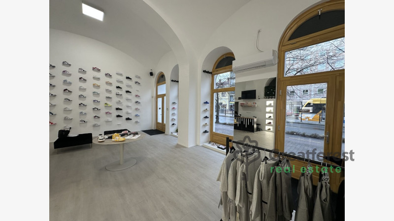 Debrecen, City Center, commercial premises not in shopping center  