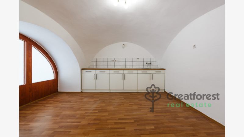 Debrecen, City Center, commercial premises not in shopping center  