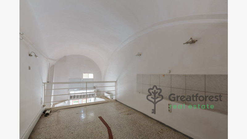 Debrecen, City Center, commercial premises not in shopping center  