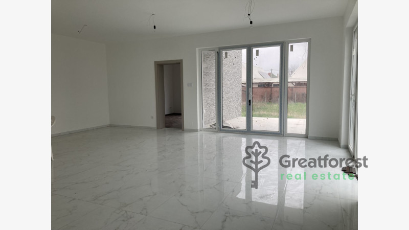 Debrecen, City South, family house  