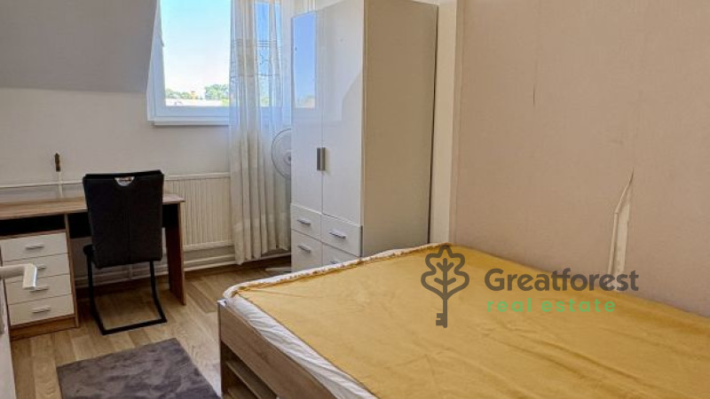 Debrecen, Bem Square, flat  