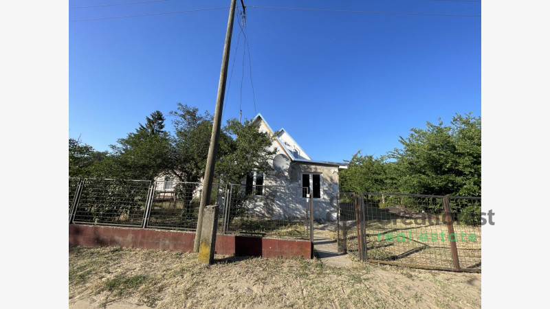 Debrecen, Bánk, family house  