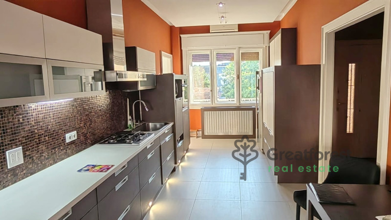 Debrecen, City Center, flat  