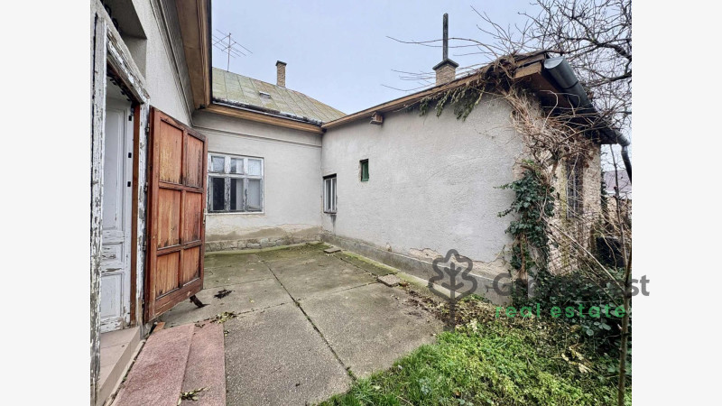 Hajdúhadház, family house  