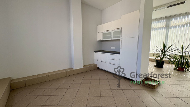 Debrecen, City Center, office in office building  