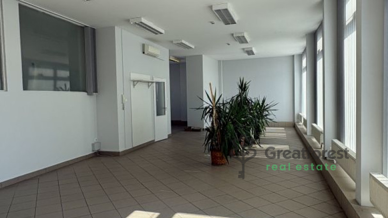 Debrecen, City Center, office in office building  