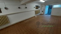 Debrecen, Pércsikert, commercial premises not in shopping center  