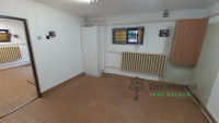 Debrecen, Pércsikert, commercial premises not in shopping center  