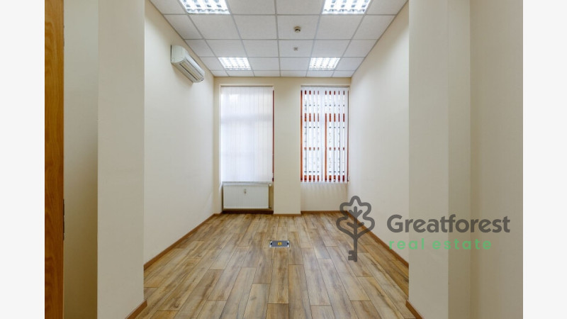 Debrecen, City Center, commercial premises not in shopping center  