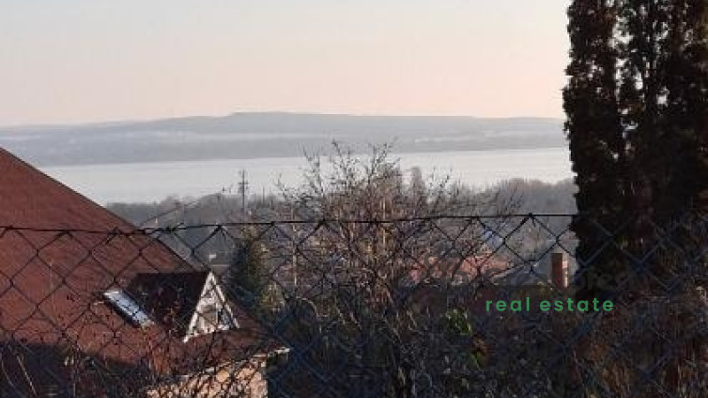 Vonyarcvashegy, family house  